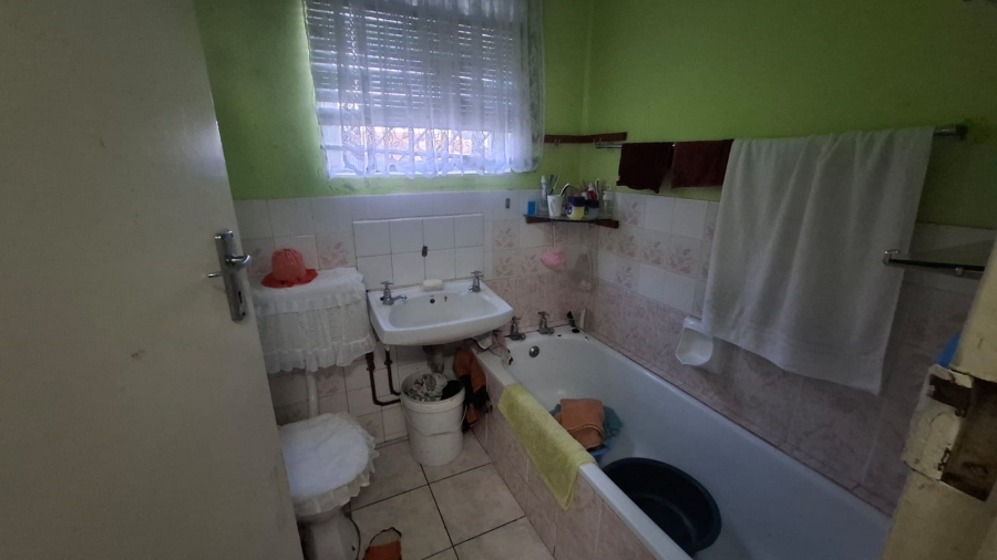 2 Bedroom Property for Sale in Rocklands Western Cape